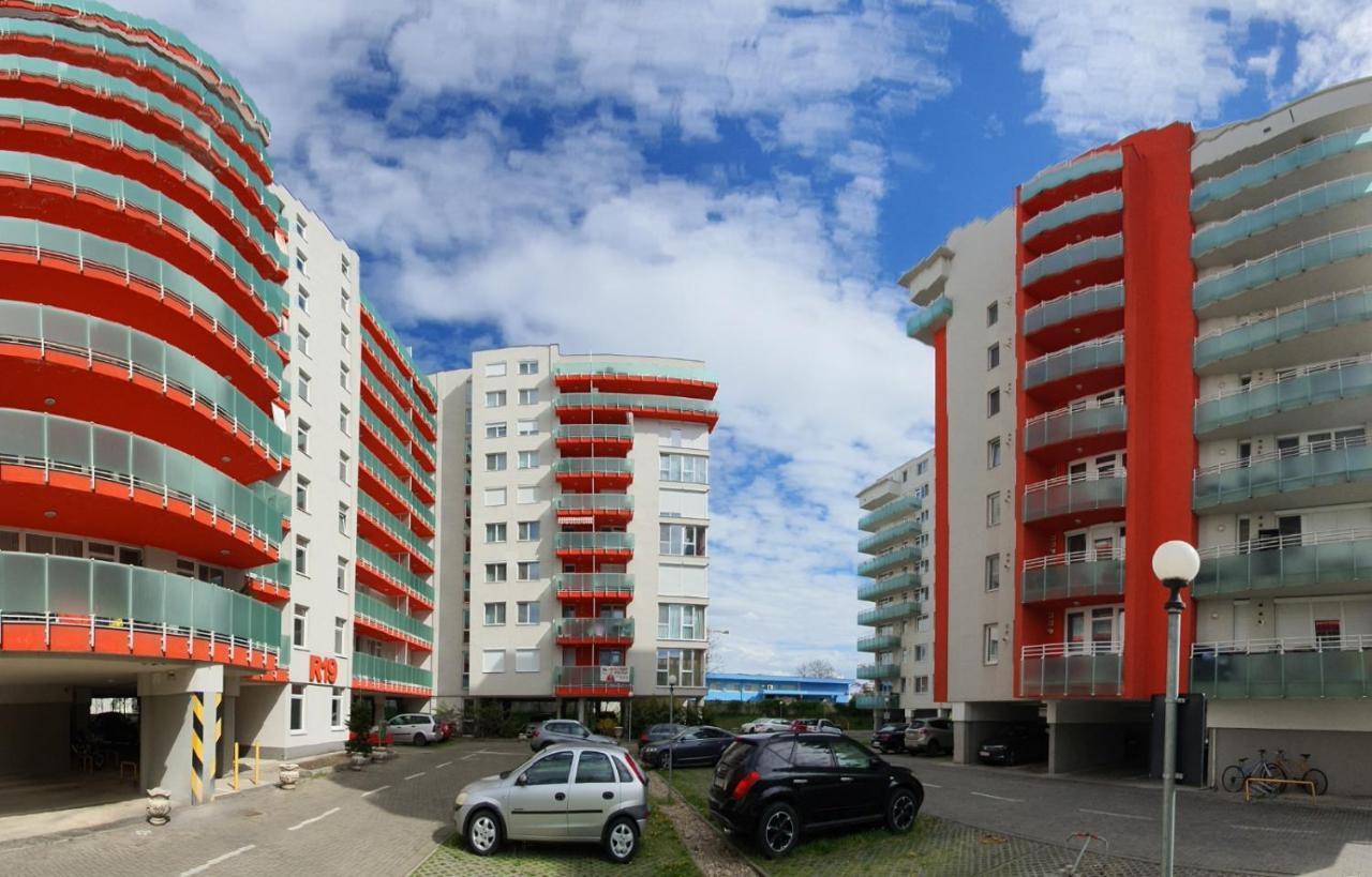 Royal Central Apartament Apartment Oradea Exterior photo
